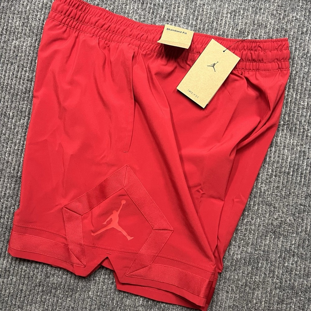 NEW Nike Air Jordan Men's Sport Woven Diamond Shorts RED Bulls Medium 5" Inseam